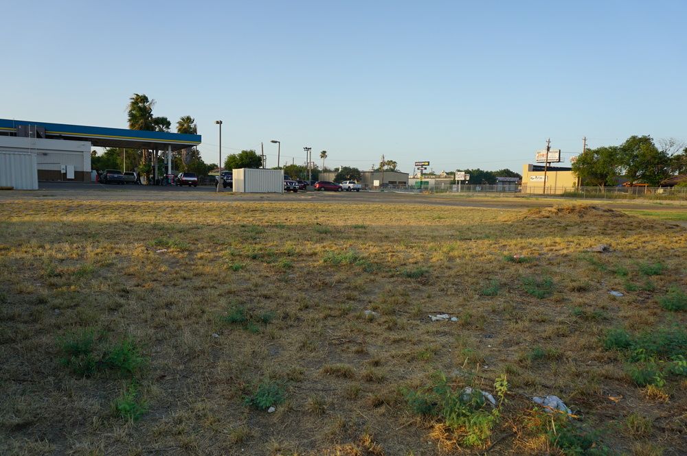 Land For Sale Calton & Springfield - Laredo Tx: 401 W Calton Rd, Laredo, TX 78041